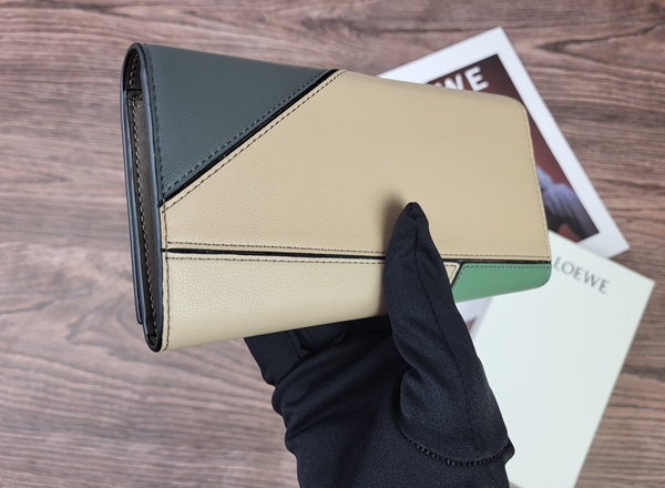 超激安ブランド財布偽物背面デザイン